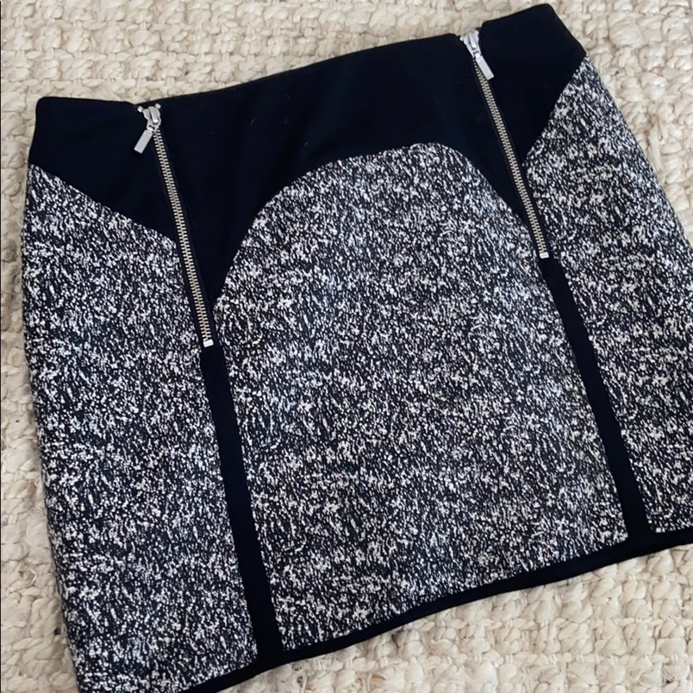 Trouve’ black off white tweed look skirt